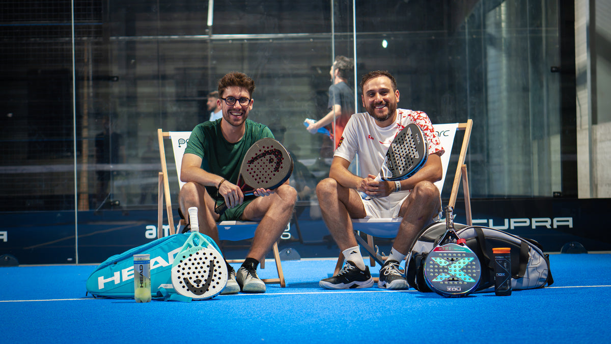 L'équipe Padelspirit, raquettes de padel en main