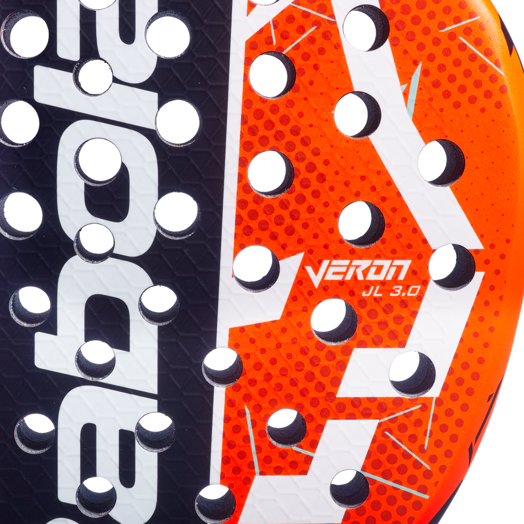 Raquette de padel Babolat Veron Juan Lebrón 3.0, détail de la surface de frappe avec le marquage VERON JL 3.0