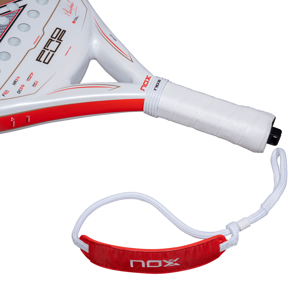 Padelschläger NOX ML10 Pro Cup Coorp 2027 by Miguel Lamperti, Detail des Griffs und der Handschlaufe