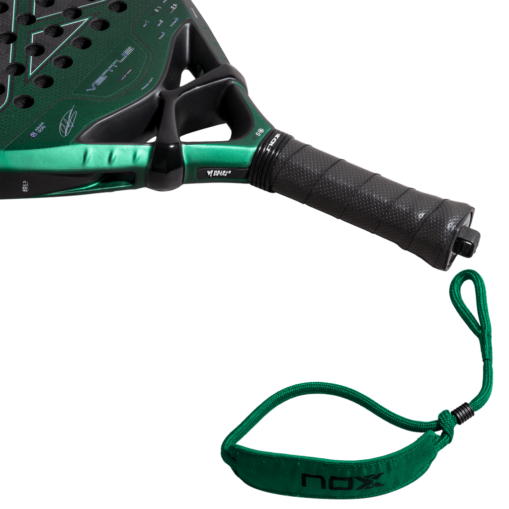 Padelschläger NOX Ventus Attack 12K XTREM 2027 by Aimar Goñi, Detail des Griffs und der Handschlaufe