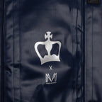 Gros plan sur le logo Black Crown x Marta Marrero du sac Hurricane Pro 4.0
